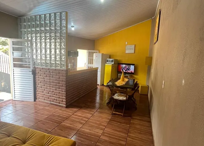 Amplo Sobrado Bem No Centro, Faca Tudo A Pe!