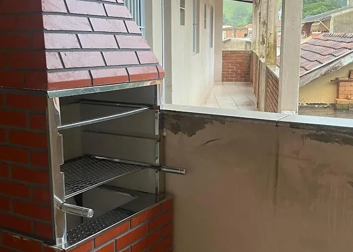 Amplo Sobrado Bem No Centro, Faca Tudo A Pe!